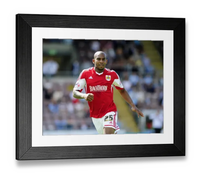 Framed Print : Marvin Elliott of Bristol City in Action against Coventry, Sky Bet League One, 2013