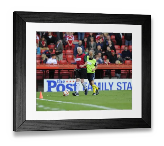 Framed Print : Bristol City vs Wolves: Sky Bet League One Clash at Ashton Gate, 2013 Framed Print : Bristol City vs Wolves: Sky Bet League One Clash at Ashton Gate, 2013