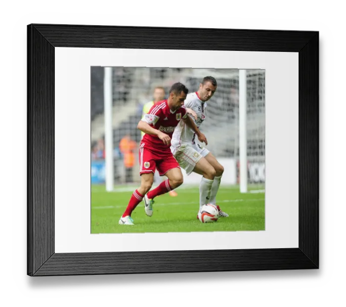 Framed Print : Bristol City vs Milton Keynes Dons: Intense Battle for Possession - Sam Baldock vs Antony Kay Framed Print : Bristol City vs Milton Keynes Dons: Intense Battle for Possession - Sam Baldock vs Antony Kay