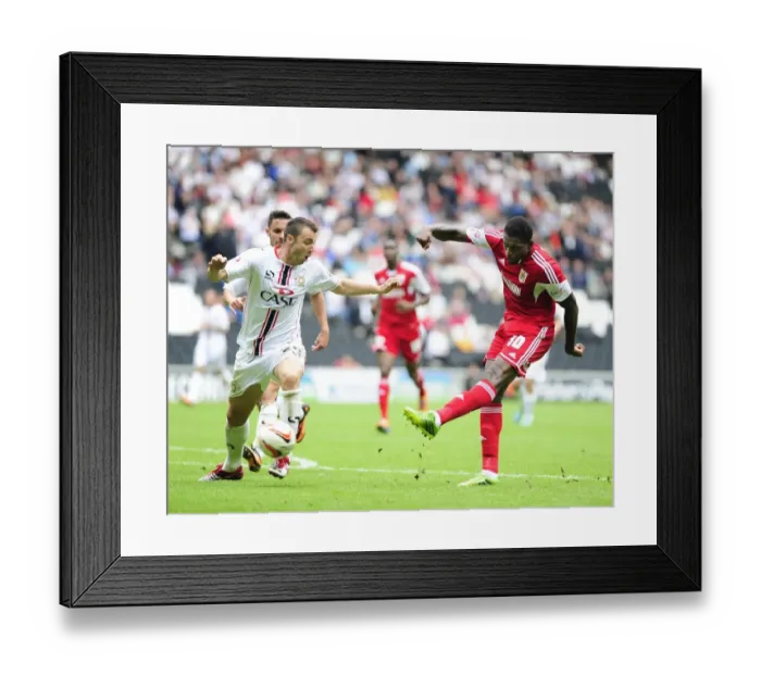 Framed Print : Bristol City's Jay Emmanuel-Thomas Goes for Glory Against Milton Keynes Dons, Sky Bet League One, 2013 Framed Print : Bristol City's Jay Emmanuel-Thomas Goes for Glory Against Milton Keynes Dons, Sky Bet League One, 2013