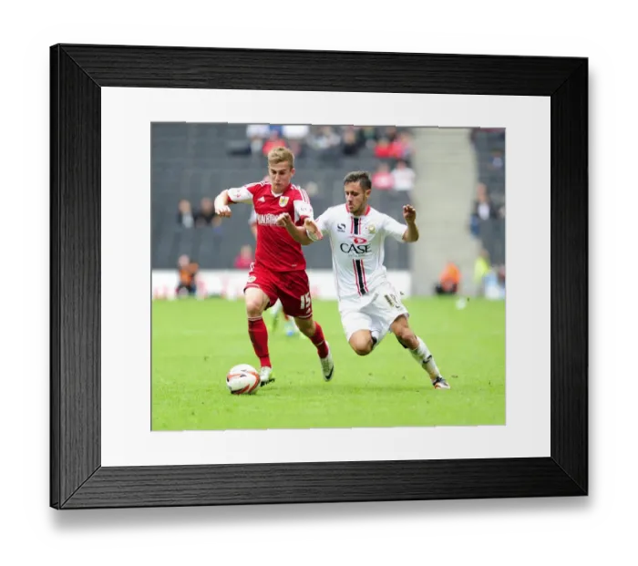 Framed Print : Clash of the Wing-backs: Joe Bryan vs George Baldock, Bristol City vs Milton Keynes Dons, Sky Bet League One, 2013 Framed Print : Clash of the Wing-backs: Joe Bryan vs George Baldock, Bristol City vs Milton Keynes Dons, Sky Bet League One, 2013