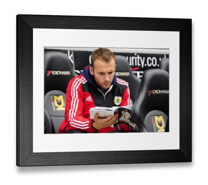 Framed Print : Bristol City's Liam Kelly at Milton Keynes Dons vs. Bristol City, Sky Bet League One, August 24, 2013