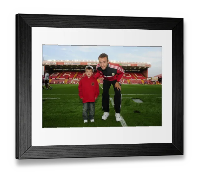 Framed Print : Bristol City vs Crystal Palace: Capital One Cup Showdown at Ashton Gate (August 2013)