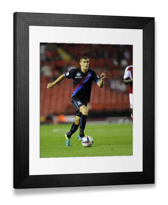 Framed Print : Bristol City vs Crystal Palace: Stuart O'Keefe in Action at Ashton Gate, 2013 Framed Print : Bristol City vs Crystal Palace: Stuart O'Keefe in Action at Ashton Gate, 2013
