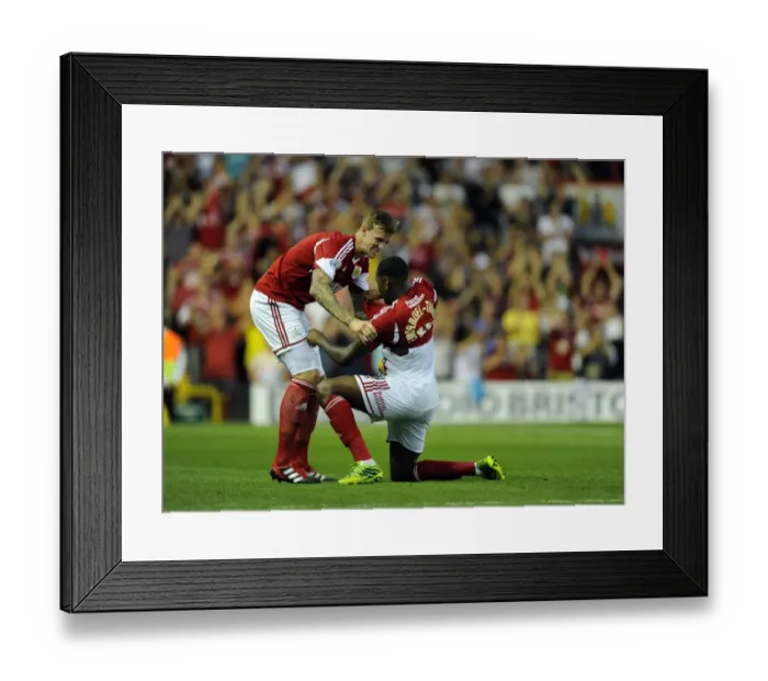 Framed Print : Bristol Derby: Jay Emmanuel-Thomas's Stunning Goal Lifts Bristol City Over Rovers in Johnstone's Paint Trophy