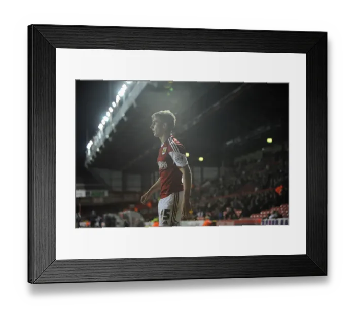 Framed Print : Bristol City's Joe Bryan in Action at Ashton Gate, September 2013 Framed Print : Bristol City's Joe Bryan in Action at Ashton Gate, September 2013