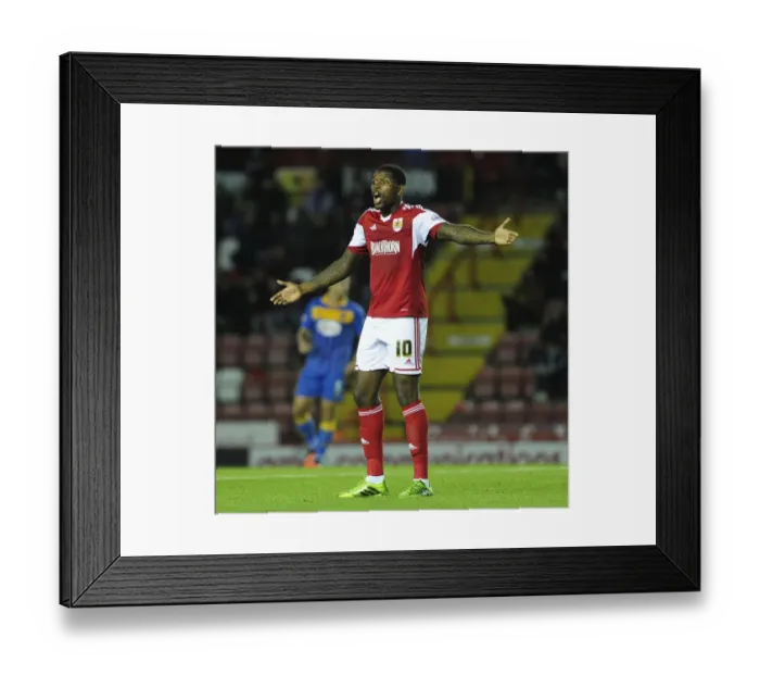 Framed Print : Bristol City's Jay Emmanuel-Thomas in Action against Shrewsbury Town, Sky Bet League One, September 13, 2013 - Ashton Gate Framed Print : Bristol City's Jay Emmanuel-Thomas in Action against Shrewsbury Town, Sky Bet League One, September 13, 2013 - Ashton Gate