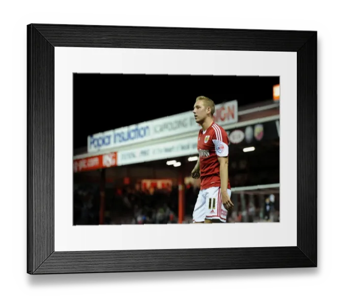 Framed Print : Scott Wagstaff in Action: Bristol City vs Shrewsbury Town, September 13, 2013 Framed Print : Scott Wagstaff in Action: Bristol City vs Shrewsbury Town, September 13, 2013