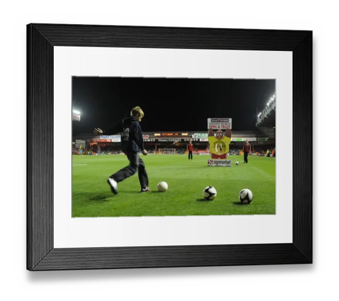 Framed Print : Thrilling Belly-to-Belly Battle at Ashton Gate: Bristol City vs Shrewsbury Town, September 13, 2013 Framed Print : Thrilling Belly-to-Belly Battle at Ashton Gate: Bristol City vs Shrewsbury Town, September 13, 2013