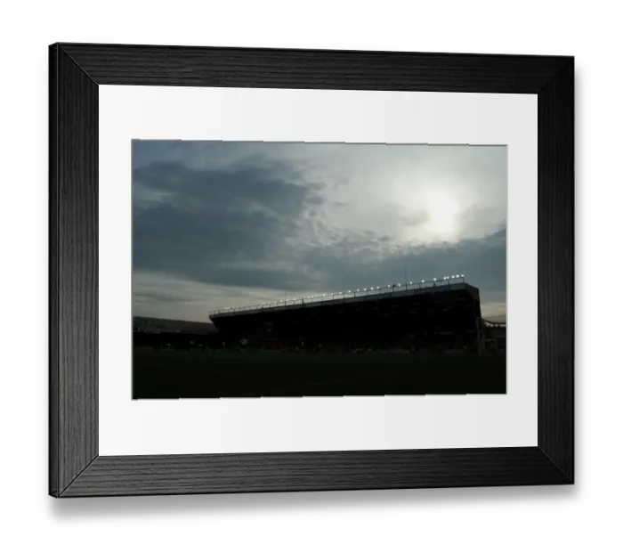 Framed Print : Sky Bet League One Showdown: Bristol City vs Colchester United at Ashton Gate, September 2013 Framed Print : Sky Bet League One Showdown: Bristol City vs Colchester United at Ashton Gate, September 2013