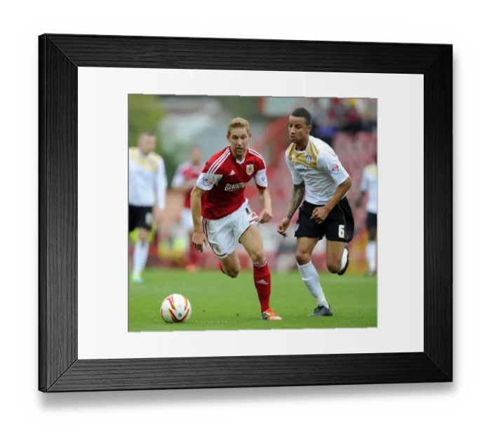 Framed Print : Battling for Supremacy: Wagstaff vs Eastmond in Sky Bet League One Clash Framed Print : Battling for Supremacy: Wagstaff vs Eastmond in Sky Bet League One Clash