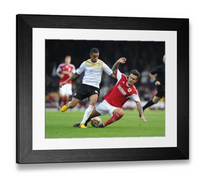 Framed Print : Intense Rivalry: Marlon Pack vs Craig Eastmond - Battle for Possession, Bristol City vs Colchester United, September 2013 Framed Print : Intense Rivalry: Marlon Pack vs Craig Eastmond - Battle for Possession, Bristol City vs Colchester United, September 2013