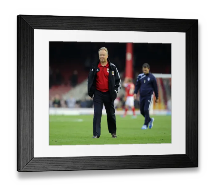 Framed Print : Sean O'Driscoll's Frustration Boils Over at Final Whistle: Bristol City vs Colchester United (28 September 2013)