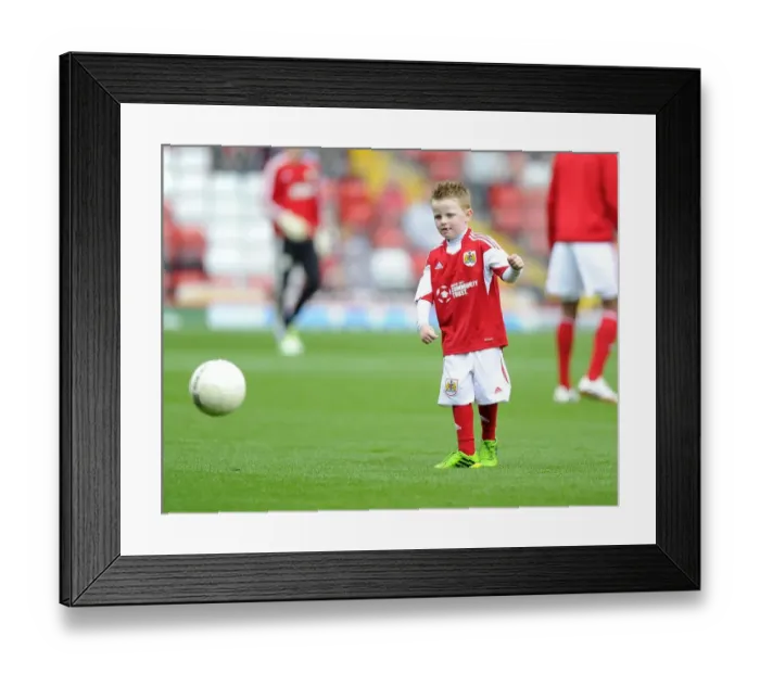 Framed Print : Bristol City vs Colchester United Rivalry: A Clash in Sky Bet League One - September 2013 (Bristol City V Colchester United) Framed Print : Bristol City vs Colchester United Rivalry: A Clash in Sky Bet League One - September 2013 (Bristol City V Colchester United)