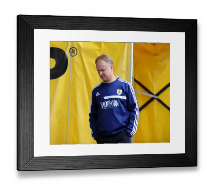 Framed Print : Sean O'Driscoll Leads Bristol City at Vale Park, October 2013 - Sky Bet League 1 Football Match Framed Print : Sean O'Driscoll Leads Bristol City at Vale Park, October 2013 - Sky Bet League 1 Football Match