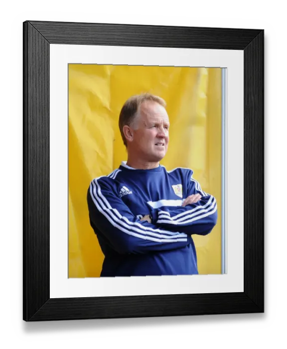 Framed Print : Sean O'Driscoll Leads Bristol City at Vale Park, October 2013 - Football Manager Framed Print : Sean O'Driscoll Leads Bristol City at Vale Park, October 2013 - Football Manager
