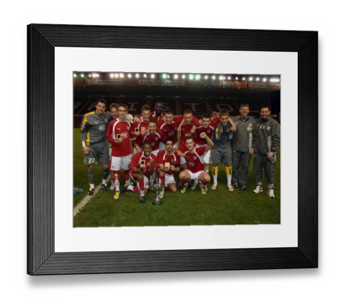 Framed Print : Bristol City First Team: Gloucestershire Cup Victory - Season 07-08 Framed Print : Bristol City First Team: Gloucestershire Cup Victory - Season 07-08