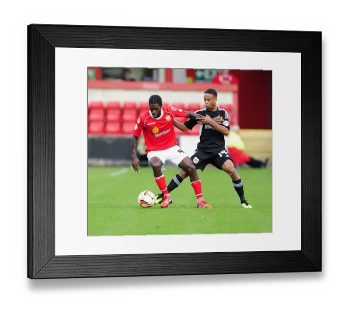 Framed Print : Bristol City's Bobby Reid vs Crewe Alexandria's Anthony Grant: A Battle for Ball Possession, October 2013 Framed Print : Bristol City's Bobby Reid vs Crewe Alexandria's Anthony Grant: A Battle for Ball Possession, October 2013