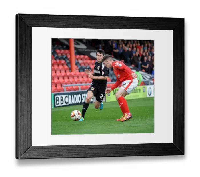 Framed Print : Brendan Moloney Charges Down the Wing: Crewe vs. Bristol City, Sky Bet League One (19 / 10 / 2013) Framed Print : Brendan Moloney Charges Down the Wing: Crewe vs. Bristol City, Sky Bet League One (19 / 10 / 2013)