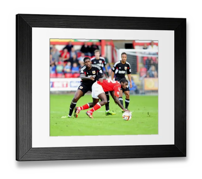 Framed Print : Bristol City vs Crewe: Intense Moment between Jay Emmanuel-Thomas and Anthony Grant Framed Print : Bristol City vs Crewe: Intense Moment between Jay Emmanuel-Thomas and Anthony Grant