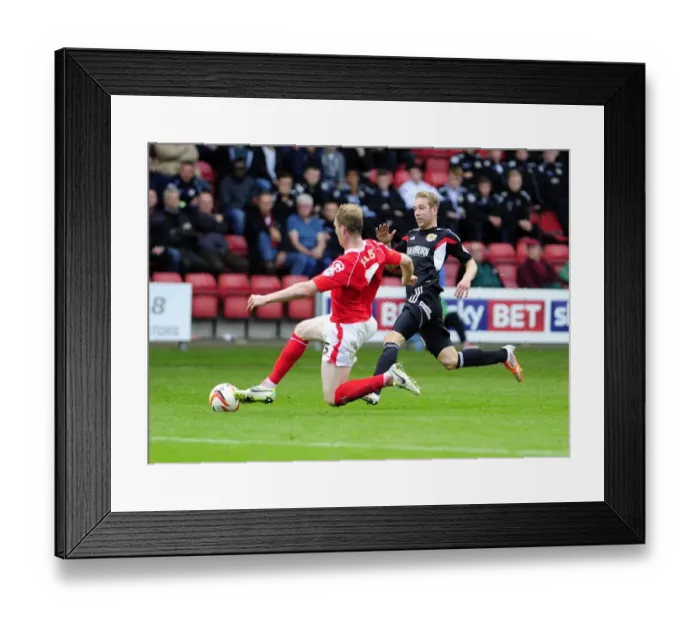 Framed Print : Bristol City vs Crewe: Wagstaff Tackled by Ellis Framed Print : Bristol City vs Crewe: Wagstaff Tackled by Ellis