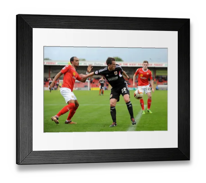 Framed Print : Nicky Shorey of Bristol City Holds the Ball at Crewe's Alexandra Stadium, Sky Bet League One Match, October 2013