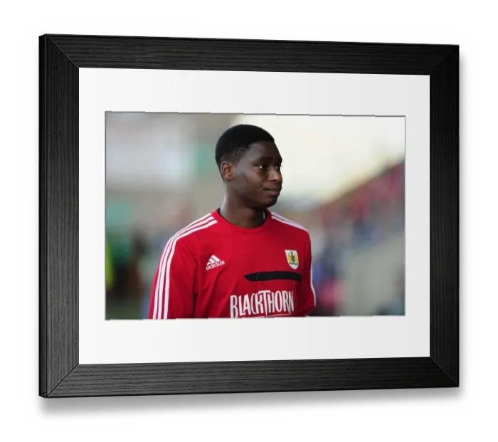 Framed Print : Jordan Wynter of Bristol City in Action Against Fulham at Alexandra Stadium, 2013 Framed Print : Jordan Wynter of Bristol City in Action Against Fulham at Alexandra Stadium, 2013