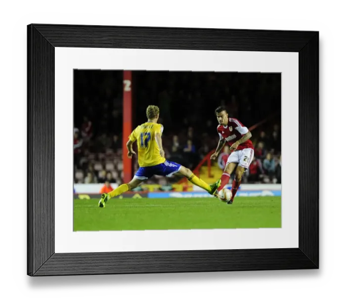 Framed Print : Marlon Pack of Bristol City Playing a Pressured Pass during Bristol City vs Brentford, Sky Bet League One Match at Ashton Gate