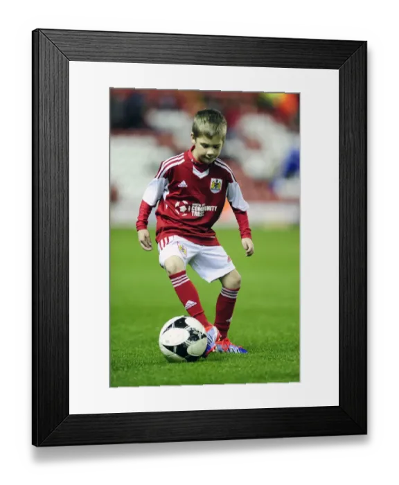 Framed Print : Exciting Clash: Bristol City vs Brentford at Ashton Gate, October 2013 - Football in Action Framed Print : Exciting Clash: Bristol City vs Brentford at Ashton Gate, October 2013 - Football in Action