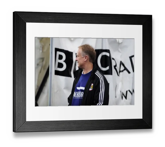 Framed Print : Sean O'Driscoll Leads Bristol City at Carlisle United, October 2013 - Football Manager Framed Print : Sean O'Driscoll Leads Bristol City at Carlisle United, October 2013 - Football Manager