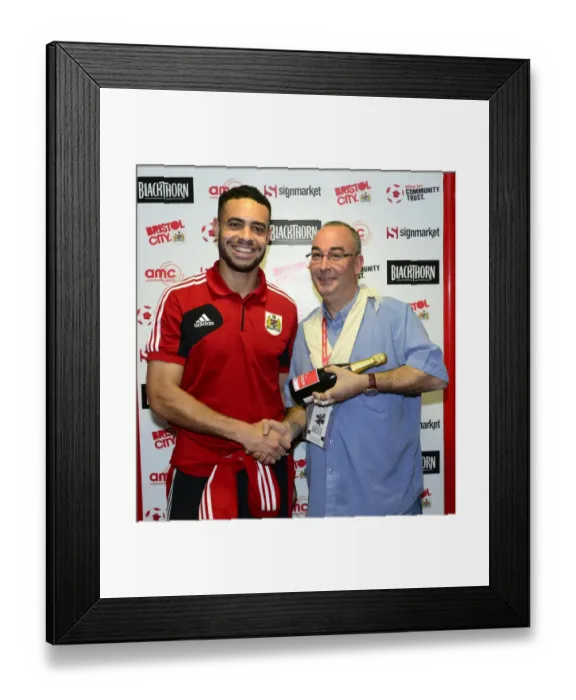 Framed Print : Sky Bet League One: Bristol City vs Oldham Athletic Clash at Ashton Gate - November 2013 Framed Print : Sky Bet League One: Bristol City vs Oldham Athletic Clash at Ashton Gate - November 2013