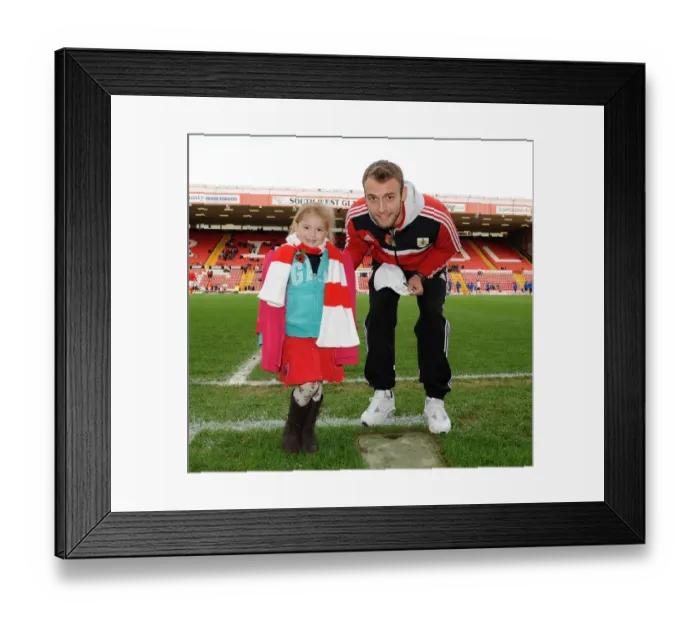 Framed Print : Bristol City vs Dagenham and Redbridge in FA Cup First Round at Ashton Gate
