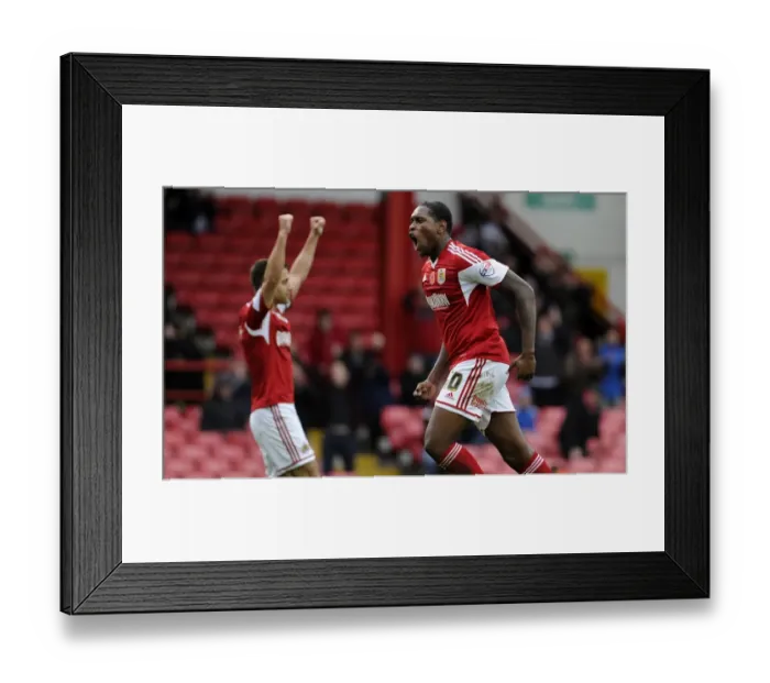Framed Print : Bristol City's Jay Emmanuel-Thomas Scores the Game-Winning Goal in FA Cup Match Against Dagenham and Redbridge
