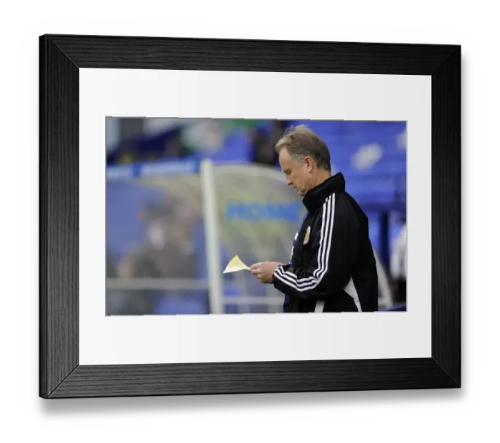 Framed Print : Sean O'Driscoll Leads Bristol City at Tranmere, 16th November 2013 Framed Print : Sean O'Driscoll Leads Bristol City at Tranmere, 16th November 2013