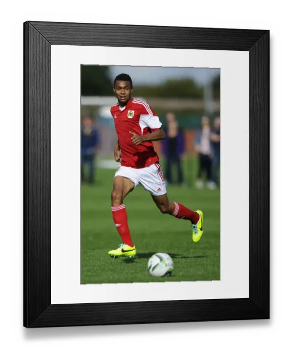 Framed Print : Marley Bishop of Bristol City U18 in Action: U18 Professional Development League Clash Against Brighton & Hove Albion U18 - October 5, 2013 Framed Print : Marley Bishop of Bristol City U18 in Action: U18 Professional Development League Clash Against Brighton & Hove Albion U18 - October 5, 2013