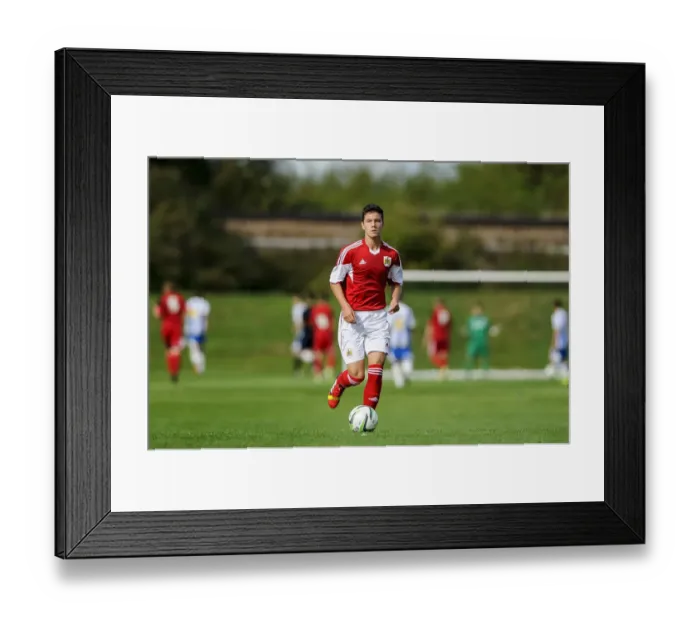 Framed Print : Rising Star Aron Davies Shines: Bristol City U18 vs Brighton & Hove Albion U18 Framed Print : Rising Star Aron Davies Shines: Bristol City U18 vs Brighton & Hove Albion U18