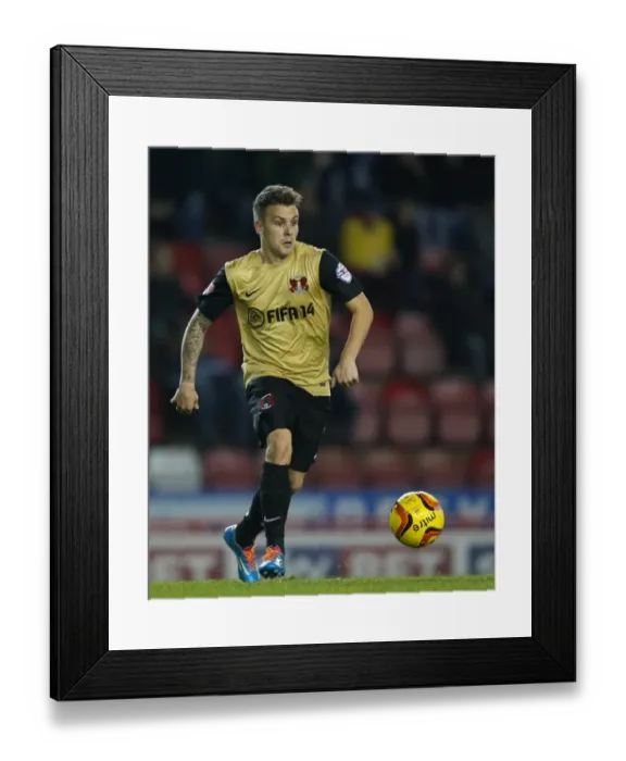 Framed Print : Bristol City vs Leyton Orient: Dean Cox in Action at Ashton Gate, November 2013 (Sky Bet League One)