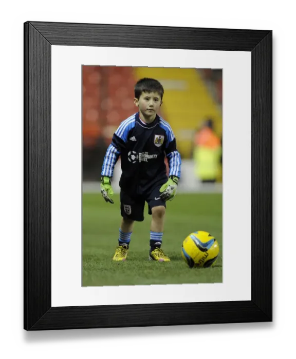Framed Print : Rivalry Unleashed: Bristol City vs Leyton Orient (November 2013) - Ashton Gate Framed Print : Rivalry Unleashed: Bristol City vs Leyton Orient (November 2013) - Ashton Gate