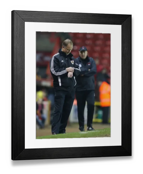 Framed Print : Sean O'Driscoll of Bristol City Checks Watch on Touchline during Leyton Orient Match Framed Print : Sean O'Driscoll of Bristol City Checks Watch on Touchline during Leyton Orient Match