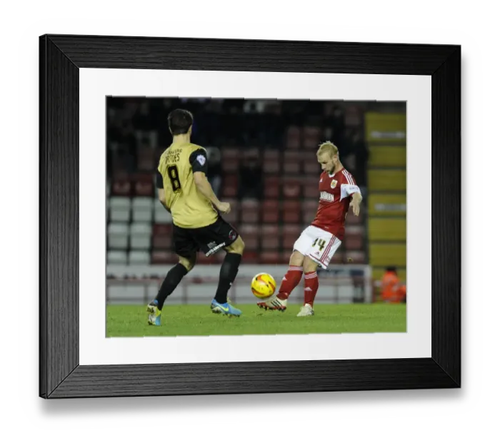 Framed Print : Bristol City's Simon Gillett in Action against Leyton Orient, Sky Bet League One, November 2013 Framed Print : Bristol City's Simon Gillett in Action against Leyton Orient, Sky Bet League One, November 2013