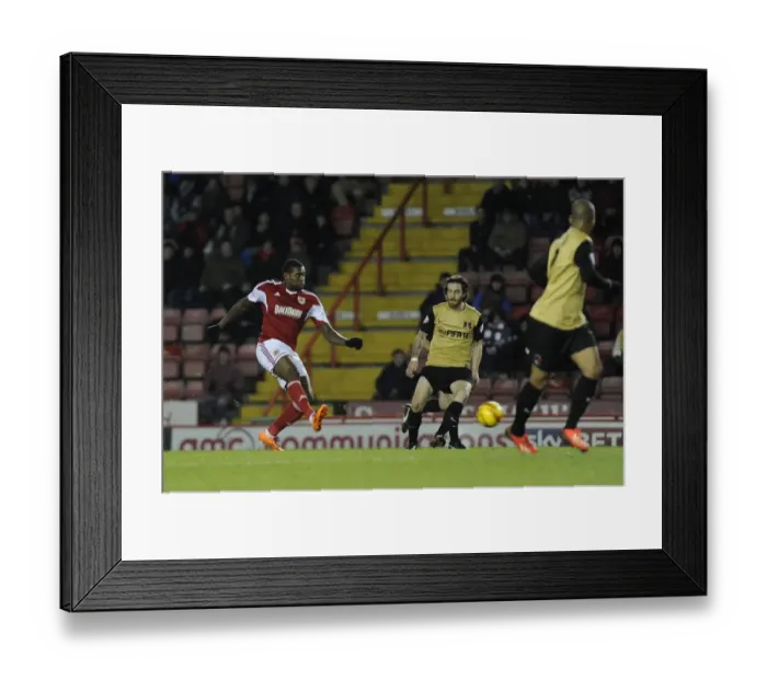 Framed Print : Bristol City's Jay Emmanuel-Thomas Goes for Glory Against Leyton Orient in Sky Bet League One Framed Print : Bristol City's Jay Emmanuel-Thomas Goes for Glory Against Leyton Orient in Sky Bet League One