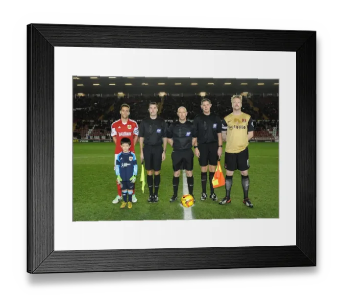 Framed Print : Rivalry on the Pitch: Bristol City vs Leyton Orient (November 2013) - A Football Battle at Ashton Gate Framed Print : Rivalry on the Pitch: Bristol City vs Leyton Orient (November 2013) - A Football Battle at Ashton Gate