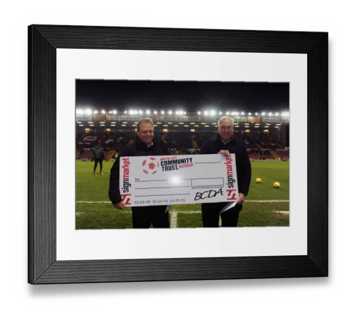 Framed Print : Bristol City vs Leyton Orient: 50 / 50 Foundation Prize Moment at Ashton Gate, Sky Bet League One (November 2013) Framed Print : Bristol City vs Leyton Orient: 50 / 50 Foundation Prize Moment at Ashton Gate, Sky Bet League One (November 2013)