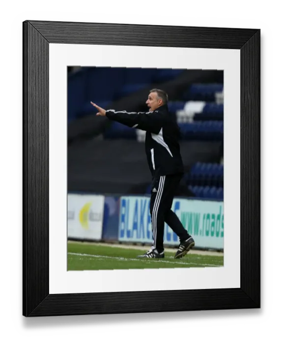 Framed Print : John Pemberton Leads Bristol City Troops at Preston North End, Sky Bet League One (30.11.13) Framed Print : John Pemberton Leads Bristol City Troops at Preston North End, Sky Bet League One (30.11.13)