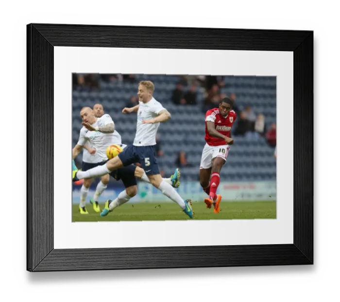 Framed Print : Jay Emmanuel-Thomas Shoots for Bristol City against Preston North End, Sky Bet League One, 2013 Framed Print : Jay Emmanuel-Thomas Shoots for Bristol City against Preston North End, Sky Bet League One, 2013