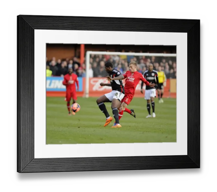 Framed Print : Intense Rivalry: Jay Emmanuel-Thomas vs James Wren - FA Cup Clash Framed Print : Intense Rivalry: Jay Emmanuel-Thomas vs James Wren - FA Cup Clash