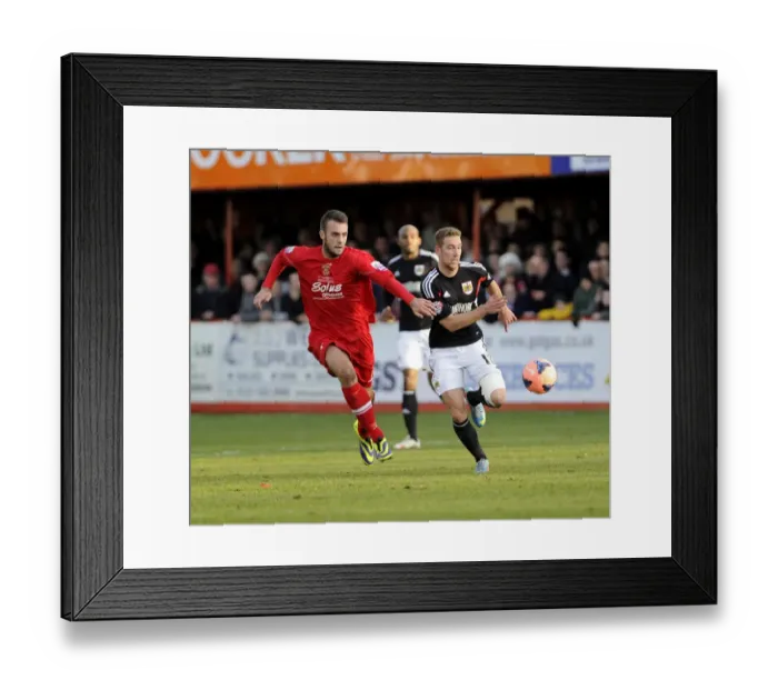 Framed Print : Bristol City's Scott Wagstaff Chases the Ball in FA Cup Second Round Match against Tamworth Framed Print : Bristol City's Scott Wagstaff Chases the Ball in FA Cup Second Round Match against Tamworth
