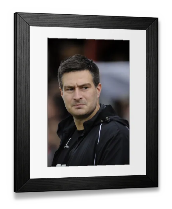 Framed Print : Tamworth Manager Dale Belford Against Bristol City in FA Cup Second Round Framed Print : Tamworth Manager Dale Belford Against Bristol City in FA Cup Second Round