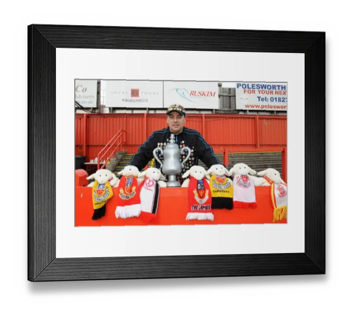 Framed Print : Tamworth Fan's Passion: FA Cup Second Round, Tamworth v Bristol City Framed Print : Tamworth Fan's Passion: FA Cup Second Round, Tamworth v Bristol City