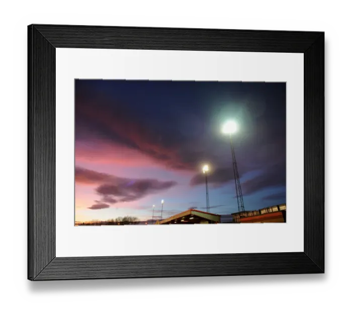 Framed Print : Bristol City at The Lamb Ground: FA Cup Second Round Match against Tamworth